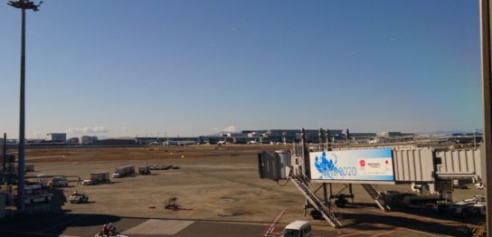 羽田空港から見る富士山